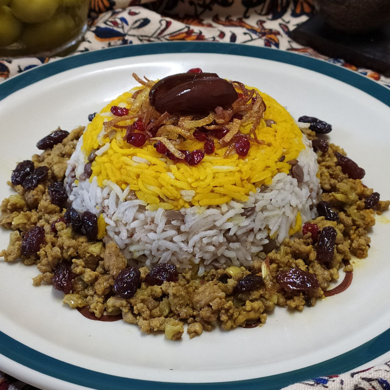 Adas Polo - Authentic Persian Lentil Rice with Beef, Garnished with Sultana and Date (Gluten Free)