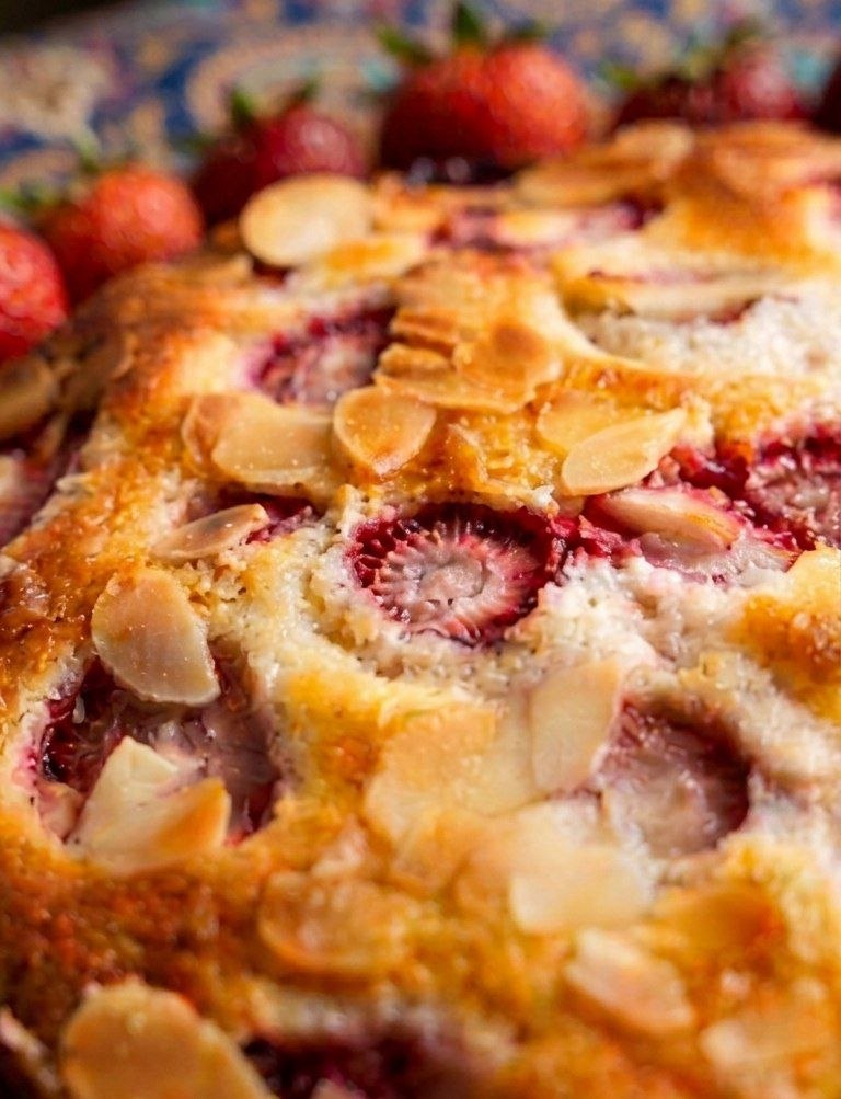 Strawberry & Almond Cake