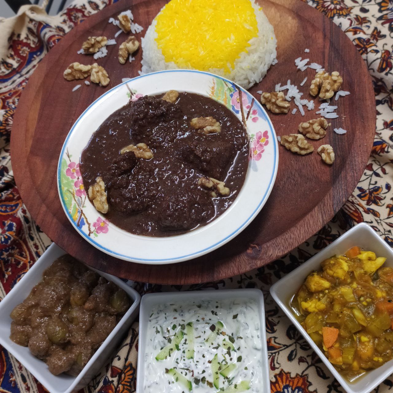 Fesenjoon - Pomegranate chicken stew